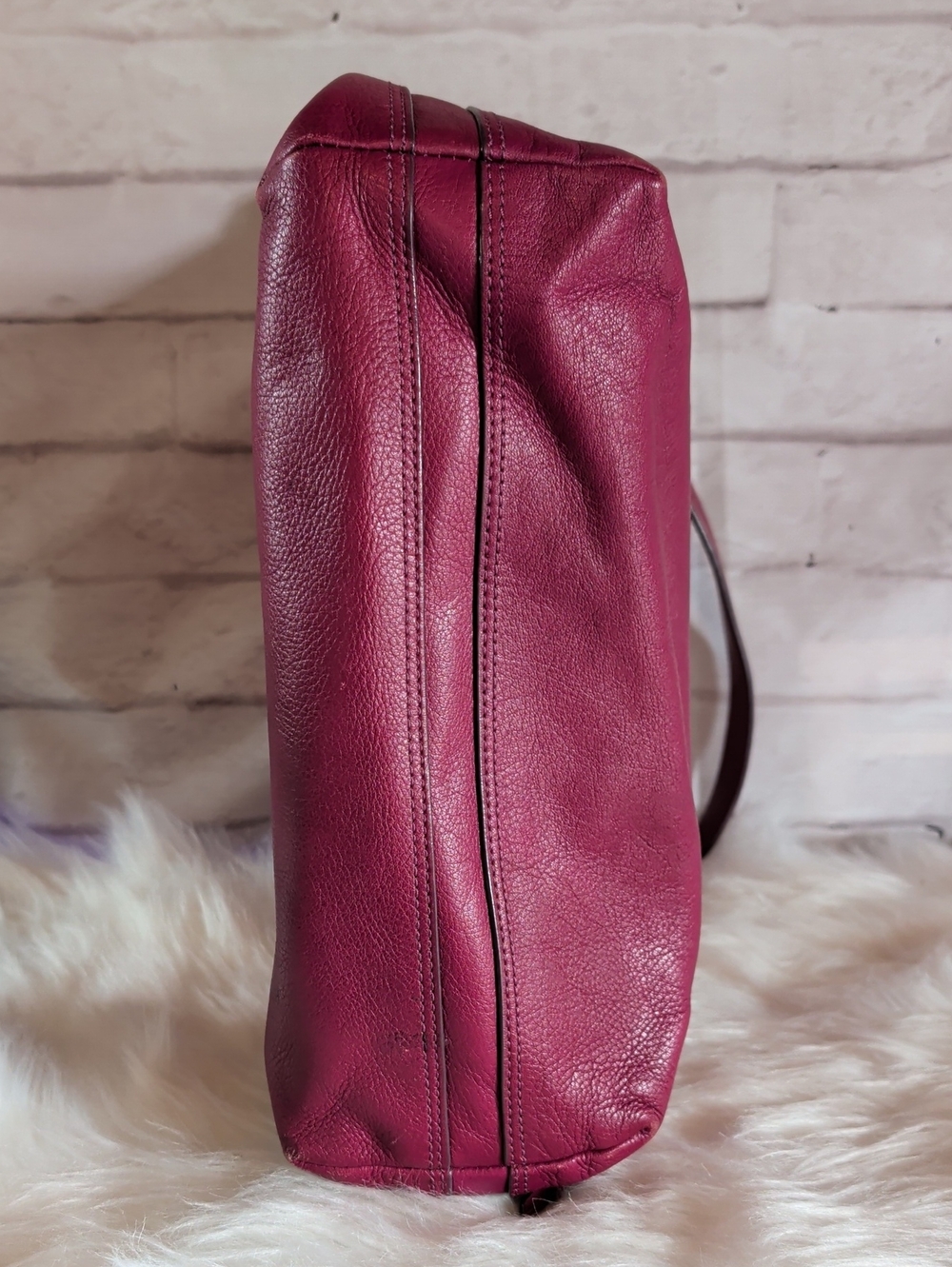 Fossil Pebbled Leather Shoulder Bag in Berry Purple - Picture 9 of 12
